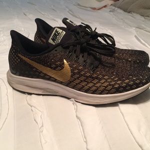 Nike Zoom Pegasus 35 - Size 7.5
